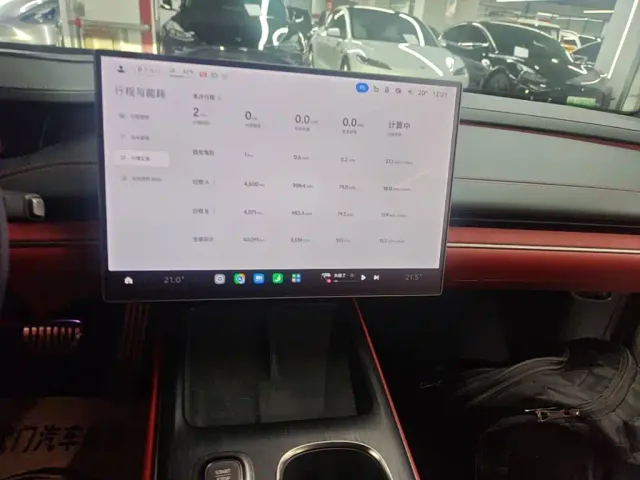 Xiaomi SU7 — Фото автомобиля 12