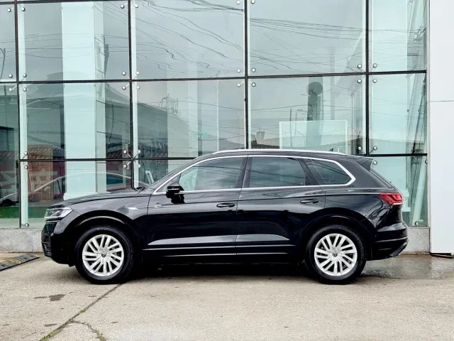 Volkswagen Touareg — Фото автомобиля 8