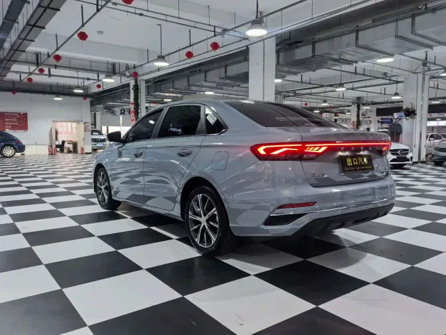 Geely Emgrand — Фото автомобиля 4