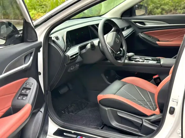 Changan Eado — Фото автомобиля 4