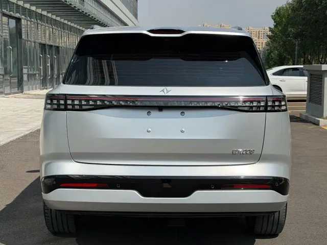 Dongfeng eπ 008 — Фото автомобиля 5