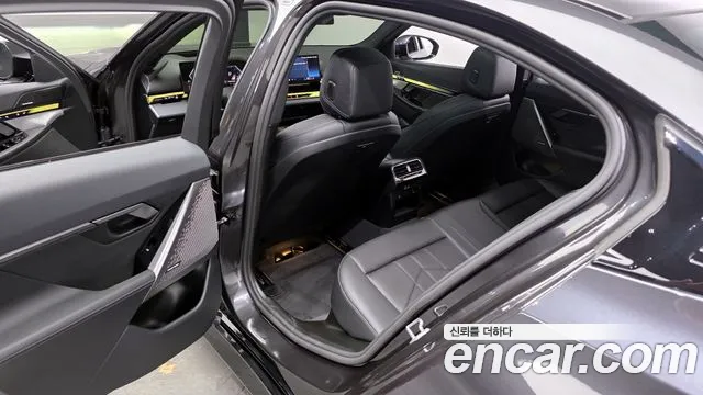 BMW 5-Series — Фото автомобиля 11