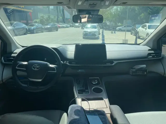 Toyota Granvia — Фото автомобиля 3