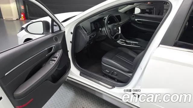 Hyundai Sonata Sonata (DN8) 2.0 LPG(Для проката) — Фото автомобиля 10