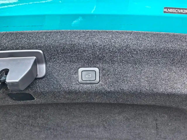 Xiaomi SU7 — Фото автомобиля 16