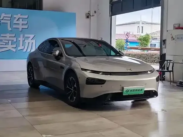 Xpeng P7 — Фото автомобиля 3