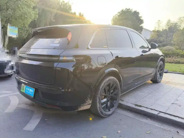 Li Auto L7 — Фото автомобиля 5