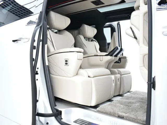 Toyota Alphard — Фото автомобиля 19