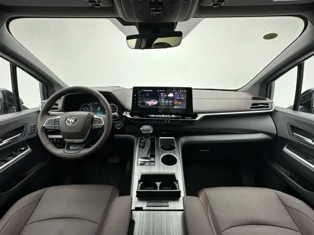 Toyota Granvia — Фото автомобиля 21