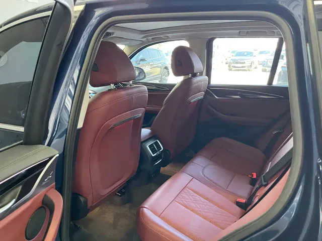 BMW iX3 — Фото автомобиля 25