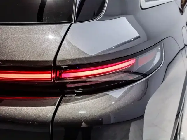 Li Auto L8 — Фото автомобиля 7