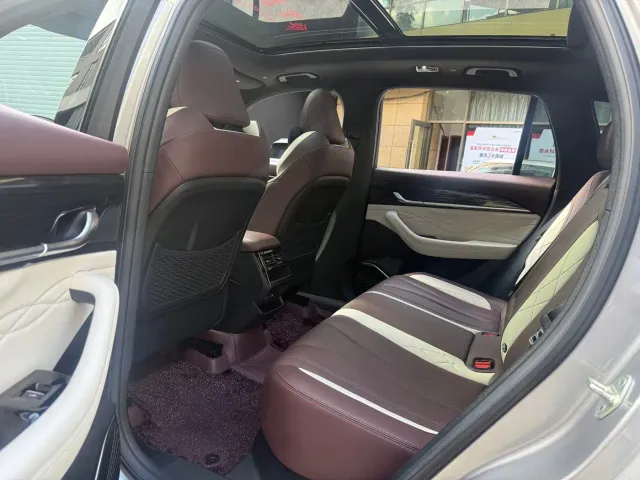 Geely Xingyue L — Фото автомобиля 9