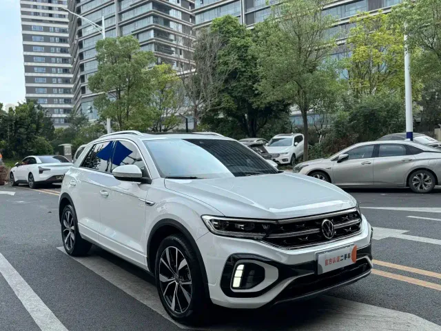 Volkswagen T-Roc — Фото автомобиля 3