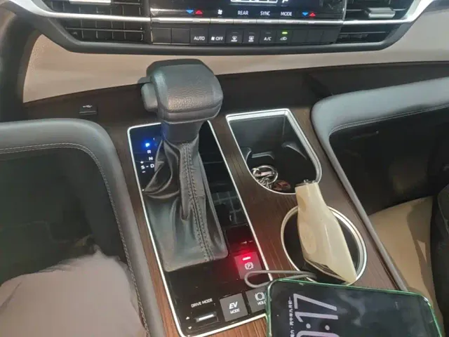 Toyota Sienna — Фото автомобиля 13