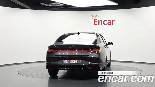 Hyundai AVANTE — Фото автомобиля 3