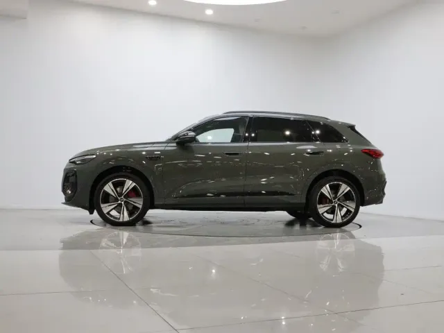 Audi Q5L — Фото автомобиля 8