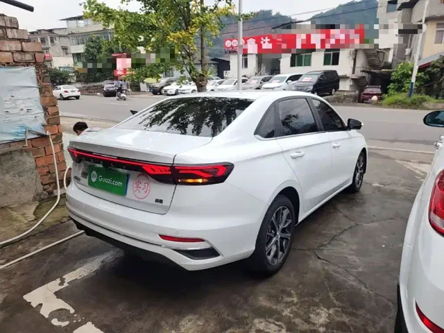 Geely Emgrand — Фото автомобиля 6