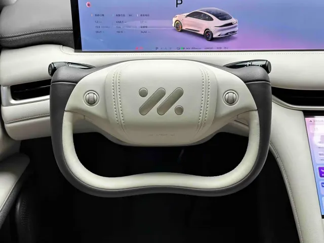 IM Motors LS6 — Фото автомобиля 10