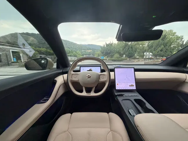Nio ET5 — Фото автомобиля 9