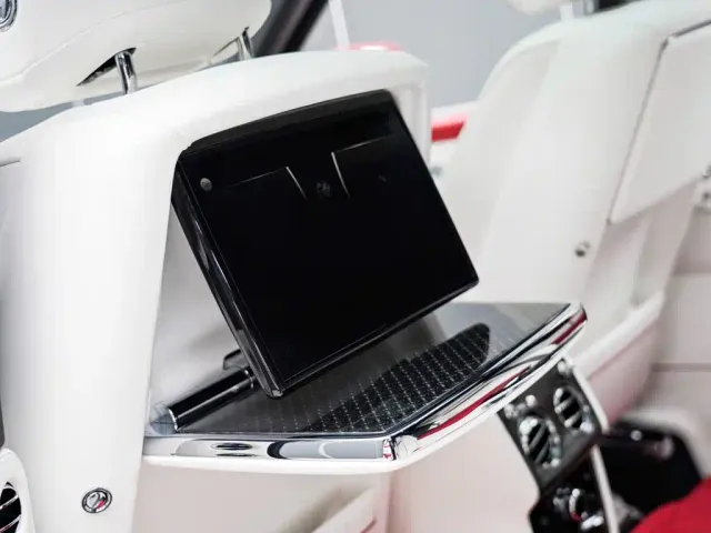 Rolls-Royce Cullinan — Фото автомобиля 11