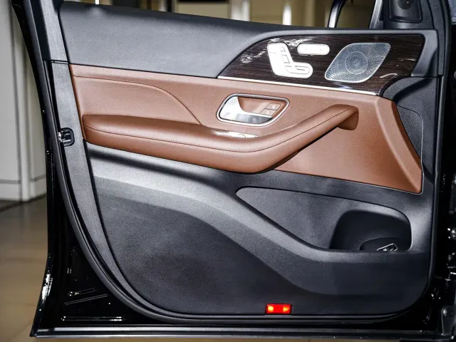 Mercedes-Benz GLE-Class — Фото автомобиля 30