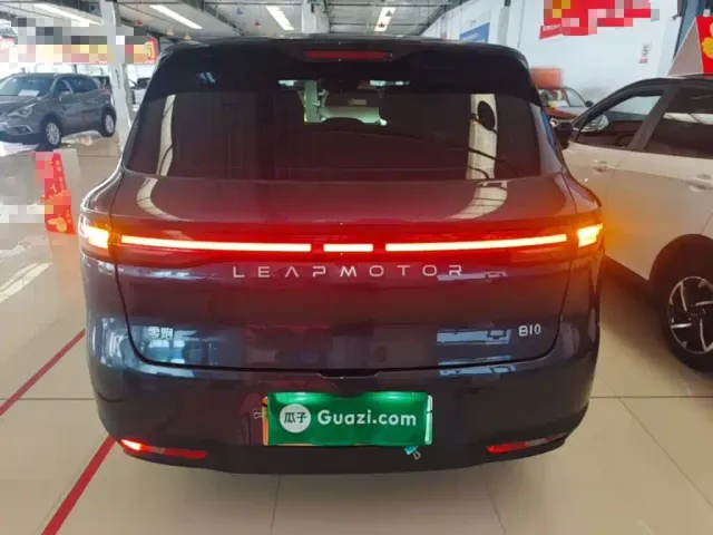 Leapmotor B10 — Фото автомобиля 5