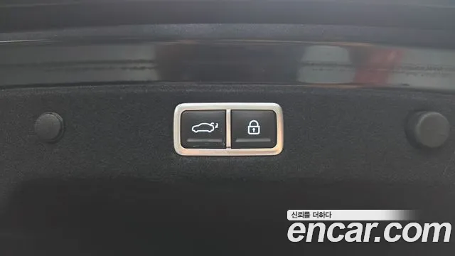 Hyundai Grandeur Grandeur (GN7) 2.5 Бензин 2WD — Фото автомобиля 24
