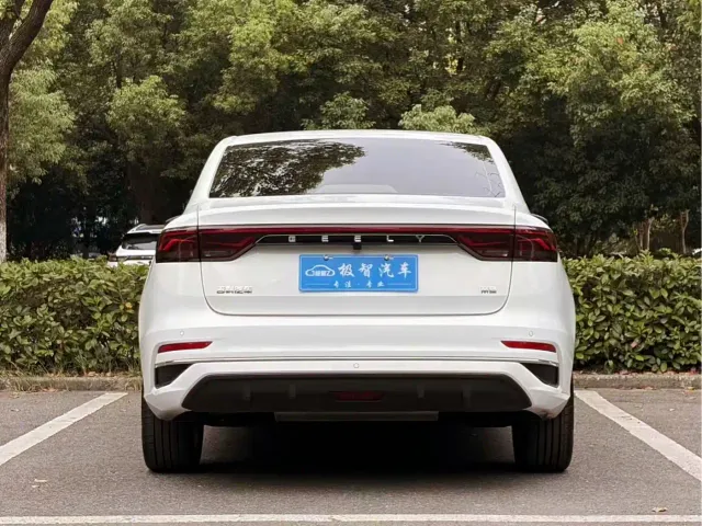 Geely Emgrand 2025 4th Gen 4 Million Commemorative Edition 1.5L CVT Soar — Фото автомобиля 6