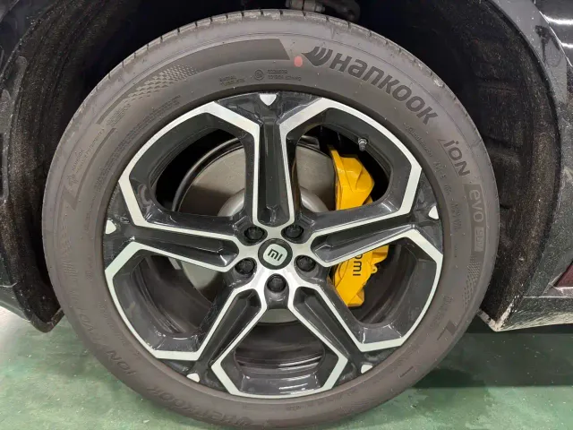 Xiaomi Auto Xiaomi YU7 — Фото автомобиля 6