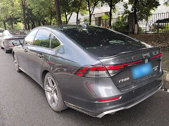 Honda Accord — Фото автомобиля 4