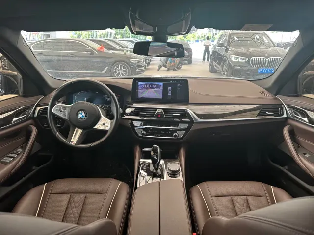 BMW 5 Series — Фото автомобиля 22