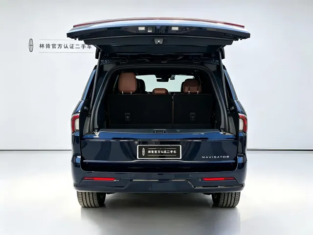 Lincoln Navigator — Фото автомобиля 9