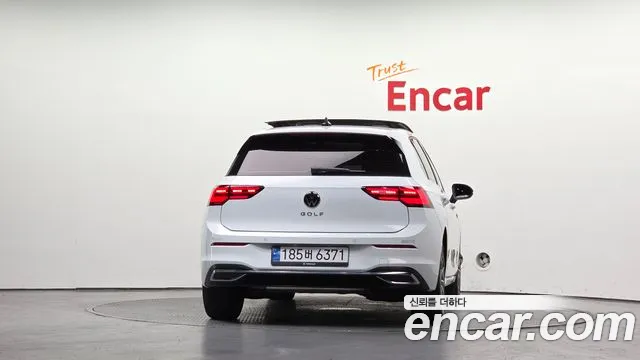 Фотография автомобиля — Volkswagen Golf