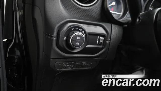 Jeep Wrangler JL — Фото автомобиля 29
