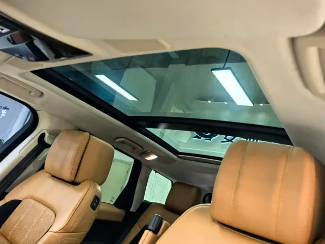 Land Rover Range Rover Sport — Фото автомобиля 13