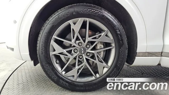 Genesis GV70 2.5T Бензин AWD — Фото автомобиля 5