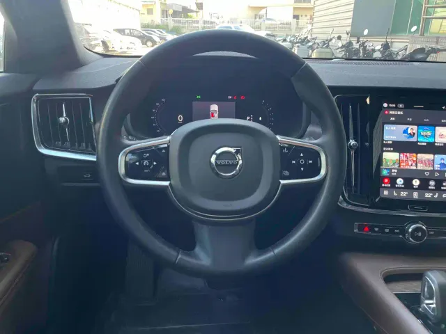 Volvo V90 — Фото автомобиля 11