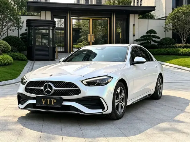 Фотография автомобиля — Mercedes-Benz C-Class