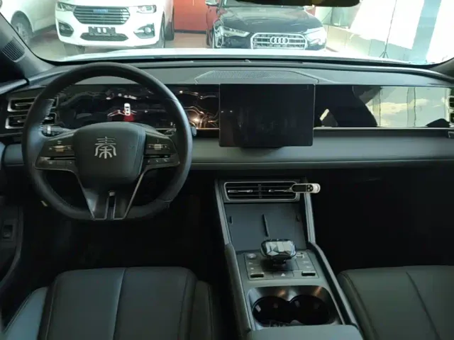 BYD Qin L — Фото автомобиля 9