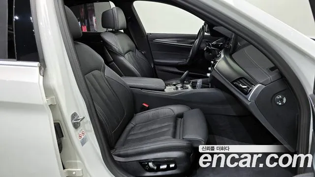 BMW 5-Series — Фото автомобиля 12