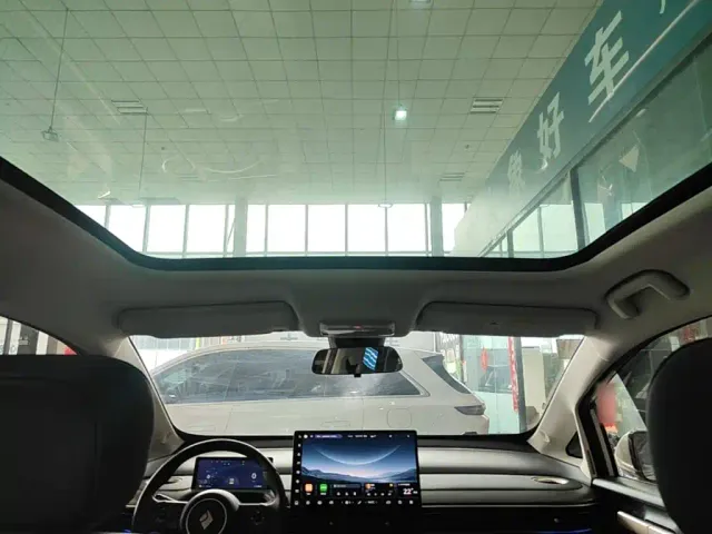 Baojun Cloud — Фото автомобиля 17