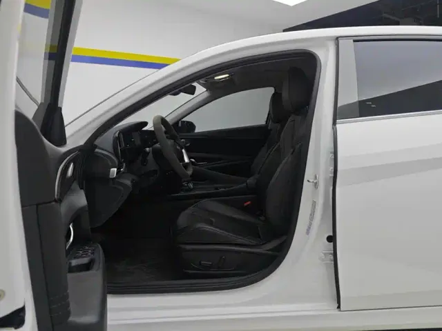 Hyundai Elantra — Фото автомобиля 9
