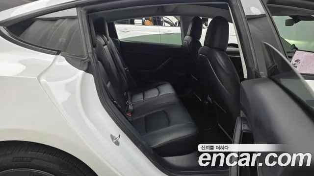 Tesla Model 3 — Фото автомобиля 17