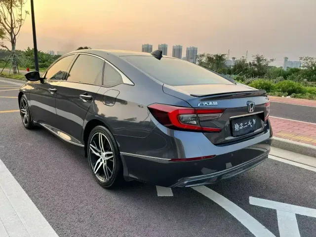 Honda Accord — Фото автомобиля 6