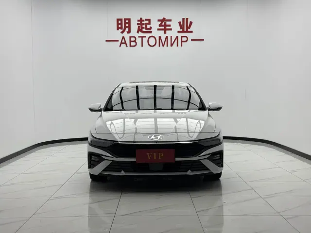 Hyundai Elantra — Фото автомобиля 3