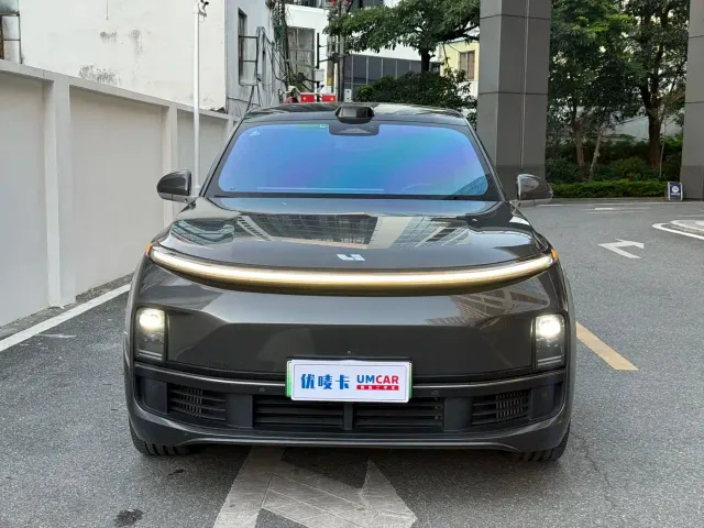 Li Auto L9 — Фото автомобиля 2