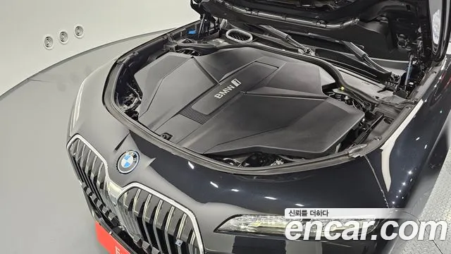 BMW i7 G70 — Фото автомобиля 9