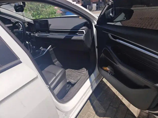Geely Emgrand — Фото автомобиля 18