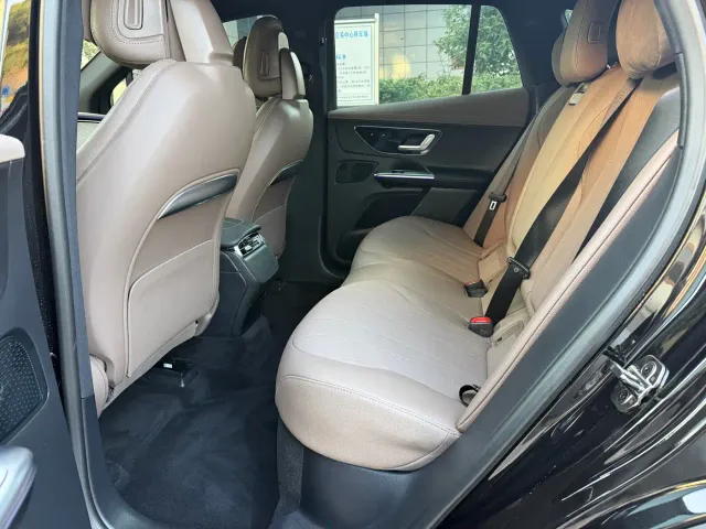 Mercedes-Benz EQE SUV — Фото автомобиля 10