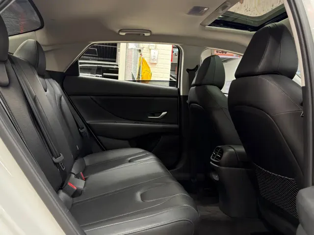 Hyundai Elantra — Фото автомобиля 28